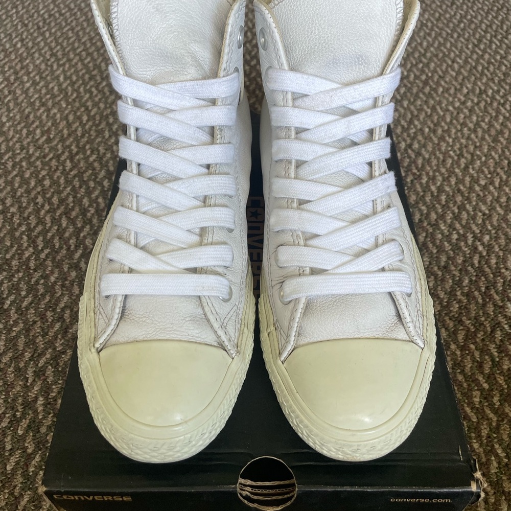 Vintage 2014 Leather Chuck Taylor M7 W10
